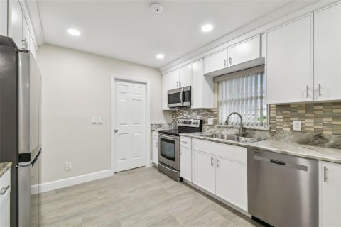 Villa ou maison à louer à Tampa, Floride: 3 chambres, 183.2 m2 № 2403494 - photo 22