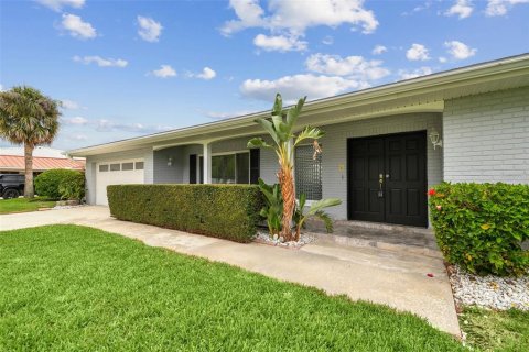 Villa ou maison à louer à Tampa, Floride: 3 chambres, 183.2 m2 № 2403494 - photo 8