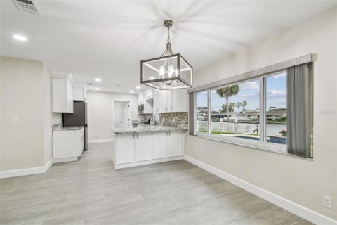 Villa ou maison à louer à Tampa, Floride: 3 chambres, 183.2 m2 № 2403494 - photo 17