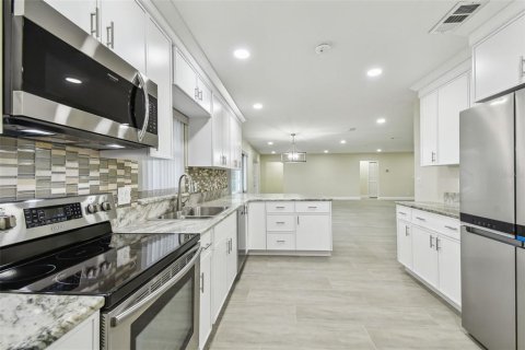 Villa ou maison à louer à Tampa, Floride: 3 chambres, 183.2 m2 № 2403494 - photo 24