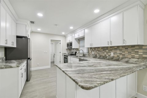 Villa ou maison à louer à Tampa, Floride: 3 chambres, 183.2 m2 № 2403494 - photo 19