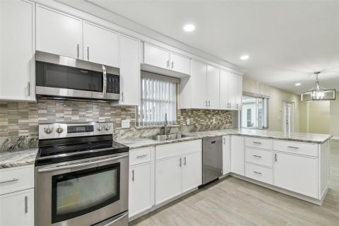Villa ou maison à louer à Tampa, Floride: 3 chambres, 183.2 m2 № 2403494 - photo 23