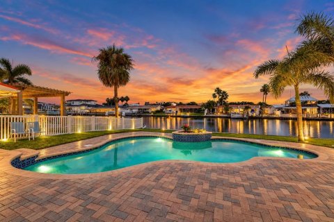 Villa ou maison à louer à Tampa, Floride: 3 chambres, 183.2 m2 № 2403494 - photo 2