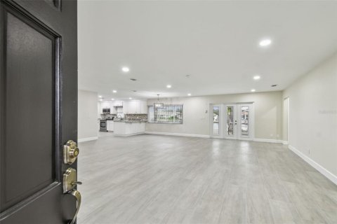 Villa ou maison à louer à Tampa, Floride: 3 chambres, 183.2 m2 № 2403494 - photo 9