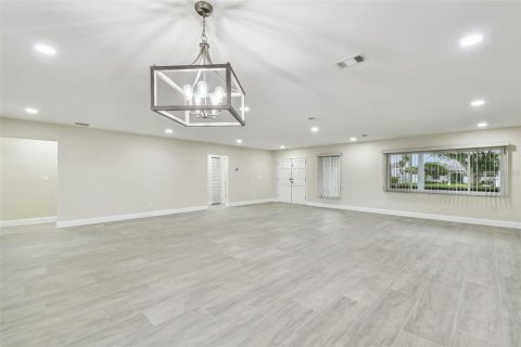 Villa ou maison à louer à Tampa, Floride: 3 chambres, 183.2 m2 № 2403494 - photo 12