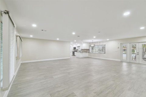 Villa ou maison à louer à Tampa, Floride: 3 chambres, 183.2 m2 № 2403494 - photo 10