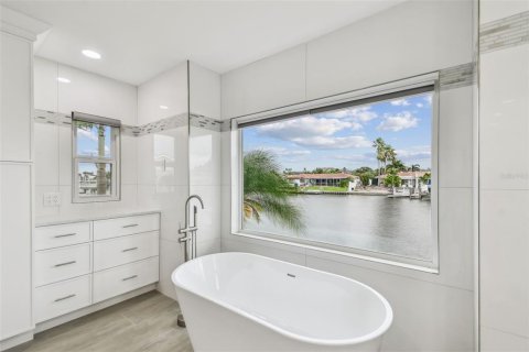 Villa ou maison à louer à Tampa, Floride: 3 chambres, 183.2 m2 № 2403494 - photo 3