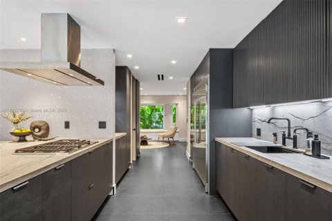 Купить виллу или дом в Майами, Флорида 4 спальни, 295.43м2, № 1934542 - фото 28