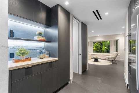Купить виллу или дом в Майами, Флорида 4 спальни, 295.43м2, № 1934542 - фото 30