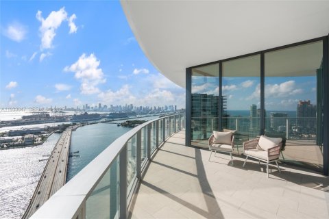 Снять в аренду кондоминиум в Майами-Бич, Флорида 4 спальни, 276.76м2, № 1991449 - фото 10