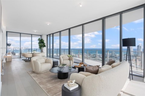 Снять в аренду кондоминиум в Майами-Бич, Флорида 4 спальни, 276.76м2, № 1991449 - фото 4