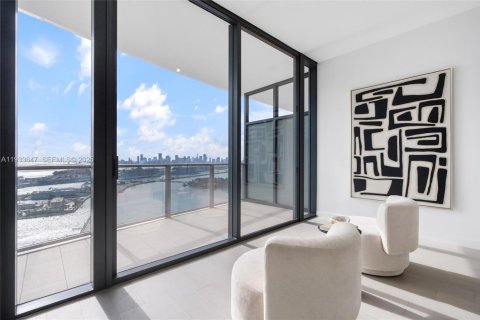 Снять в аренду кондоминиум в Майами-Бич, Флорида 4 спальни, 276.76м2, № 1991449 - фото 6