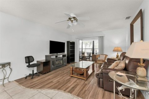 Condo in Englewood, Florida, 2 bedrooms  № 2093676 - photo 10