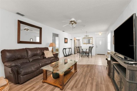 Condo in Englewood, Florida, 2 bedrooms  № 2093676 - photo 9