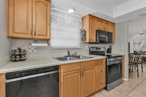 Condo in Englewood, Florida, 2 bedrooms  № 2093676 - photo 14