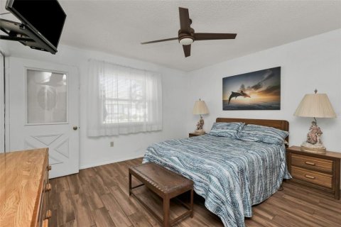 Condo in Englewood, Florida, 2 bedrooms  № 2093676 - photo 20