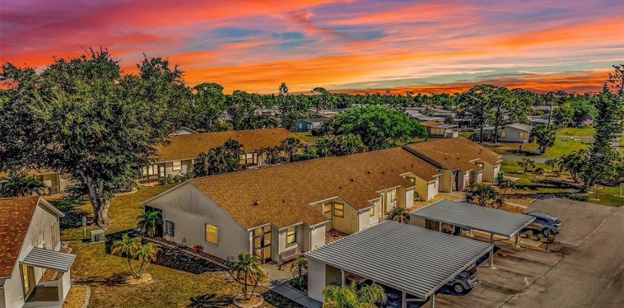 Condo in Englewood, Florida, 2 bedrooms  № 2093676