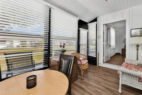 Condo in Englewood, Florida, 2 bedrooms  № 2093676 - photo 25