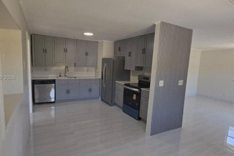 Villa ou maison à louer à Vero Beach, Floride: 4 chambres, 125.6 m2 № 2051526 - photo 3