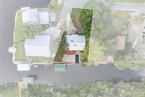 House in Homosassa, Florida 2 bedrooms, 104.52 sq.m. № 1796540 - photo 3
