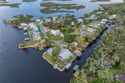 House in Homosassa, Florida 2 bedrooms, 104.52 sq.m. № 1796540 - photo 1