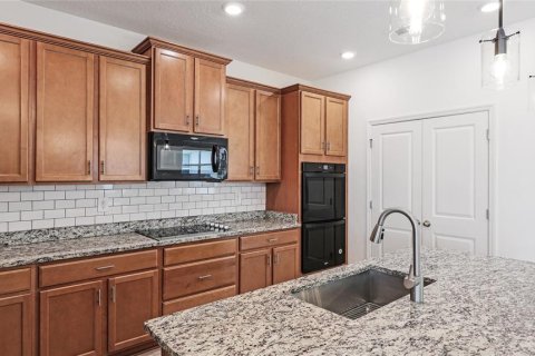 House in Bradenton, Florida 4 bedrooms, 217.39 sq.m. № 1788271 - photo 16