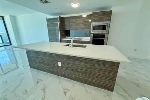 Снять в аренду кондоминиум в Майами, Флорида 2 спальни, 102.84м2, № 1954580 - фото 6