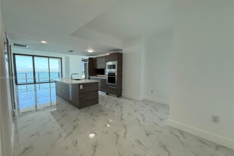 Снять в аренду кондоминиум в Майами, Флорида 2 спальни, 102.84м2, № 1954580 - фото 8