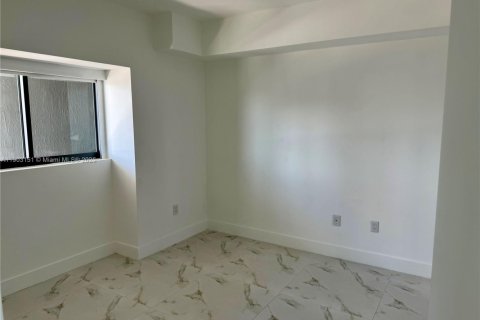 Снять в аренду кондоминиум в Майами, Флорида 2 спальни, 102.84м2, № 1954580 - фото 14