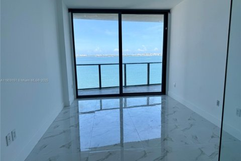 Снять в аренду кондоминиум в Майами, Флорида 2 спальни, 102.84м2, № 1954580 - фото 11