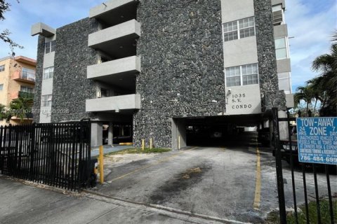 Condo à Hialeah, Floride, 2 chambres № 2357988