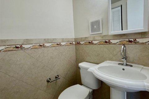 Copropriété à louer à Hialeah, Floride: 2 chambres, 69.96 m2 № 2357988 - photo 10