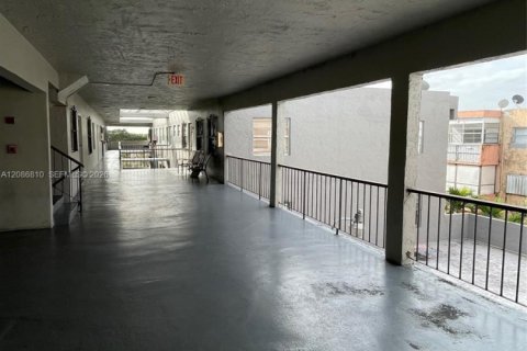 Copropriété à louer à Hialeah, Floride: 2 chambres, 69.96 m2 № 2357988 - photo 20