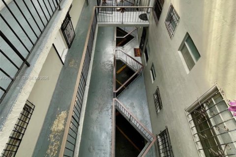 Copropriété à louer à Hialeah, Floride: 2 chambres, 69.96 m2 № 2357988 - photo 5