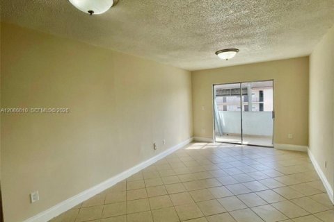 Copropriété à louer à Hialeah, Floride: 2 chambres, 69.96 m2 № 2357988 - photo 8
