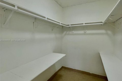 Copropriété à louer à Hialeah, Floride: 2 chambres, 69.96 m2 № 2357988 - photo 13