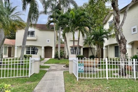 Touwnhouse à louer à Pembroke Pines, Floride: 2 chambres, 134.8 m2 № 2031321 - photo 3