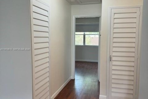 Touwnhouse à louer à Pembroke Pines, Floride: 2 chambres, 134.8 m2 № 2031321 - photo 12