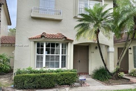 Touwnhouse à louer à Pembroke Pines, Floride: 2 chambres, 134.8 m2 № 2031321 - photo 1