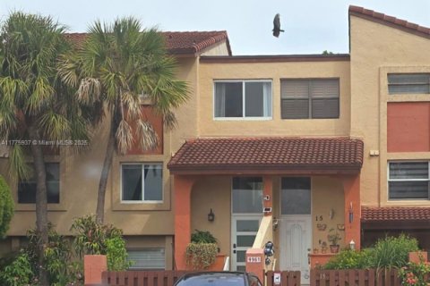 Condominio en venta en Miami, Florida, 3 dormitorios, 142.7 m2 № 1959133 - foto 1