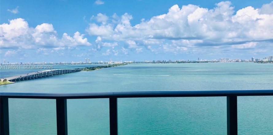 Condo à Miami, Floride, 2 chambres  № 2001221