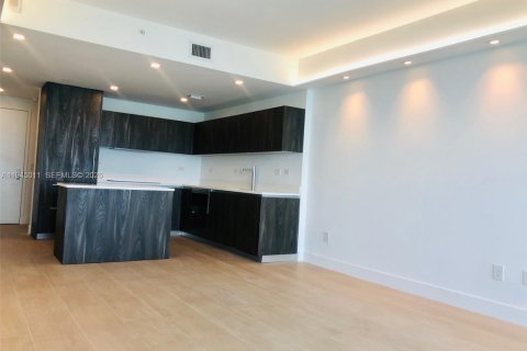 Copropriété à louer à Miami, Floride: 2 chambres, 119.38 m2 № 2001221 - photo 5