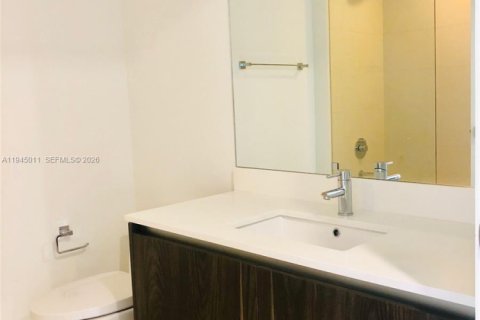 Copropriété à louer à Miami, Floride: 2 chambres, 119.38 m2 № 2001221 - photo 24