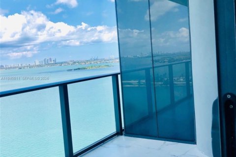 Copropriété à louer à Miami, Floride: 2 chambres, 119.38 m2 № 2001221 - photo 8