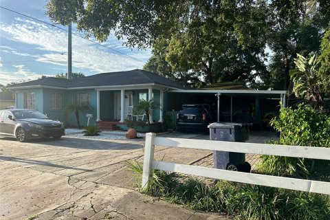 House in Tampa, Florida 4 bedrooms, 141.21 sq.m. № 1335057 - photo 5