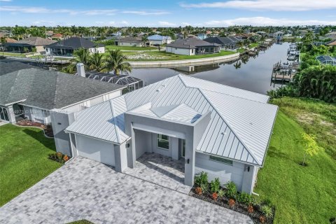 Villa ou maison à vendre à Cape Coral, Floride: 4 chambres № 1764253 - photo 30