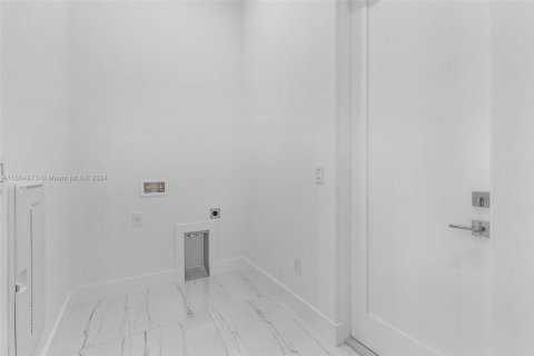 Villa ou maison à vendre à Cape Coral, Floride: 4 chambres № 1764253 - photo 18
