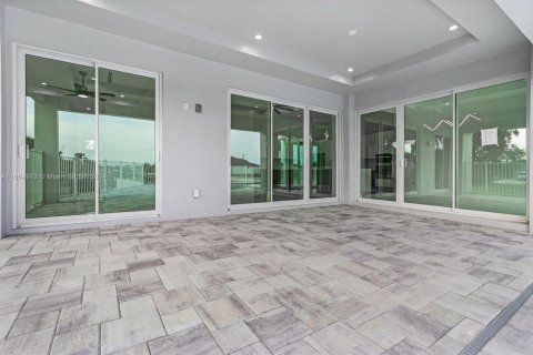 Villa ou maison à vendre à Cape Coral, Floride: 4 chambres № 1764253 - photo 6