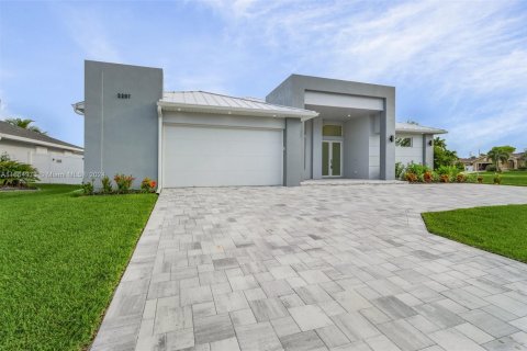 Villa ou maison à vendre à Cape Coral, Floride: 4 chambres № 1764253 - photo 1