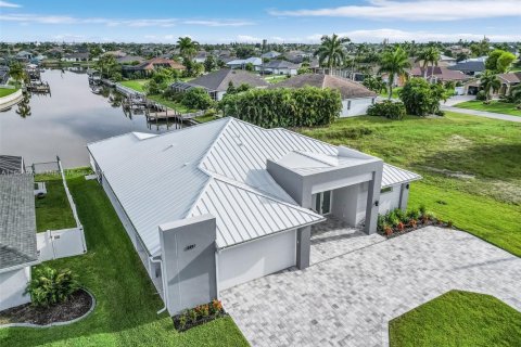 Villa ou maison à vendre à Cape Coral, Floride: 4 chambres № 1764253 - photo 28